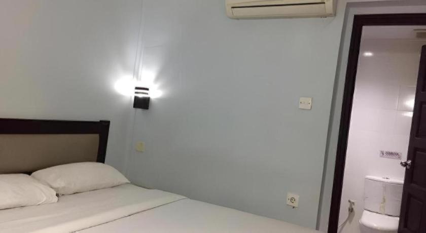 โอโย 1597 โฮเต็ล เค77 Hotel ดูไม ภายนอก รูปภาพ